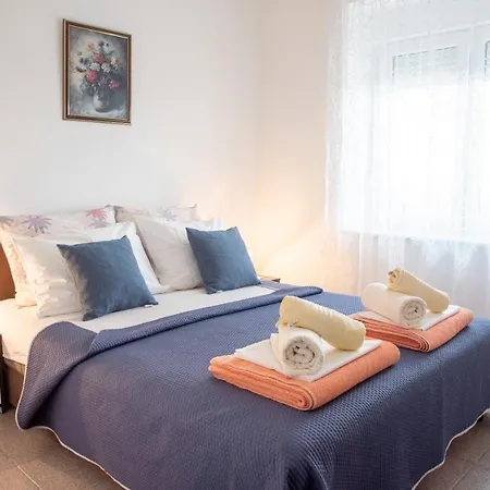 Apartmani Silvana&Vera Senj  Exterior photo